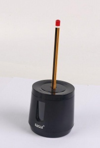 Точилка для карандашей электрическая Eagle, питание от батарейки, черная, 12шт.