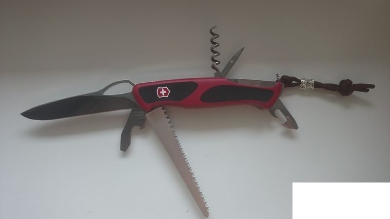 Нож перочинный Victorinox RangerGrip 79, пластик/сталь, красный/черный (0.9563.MC)